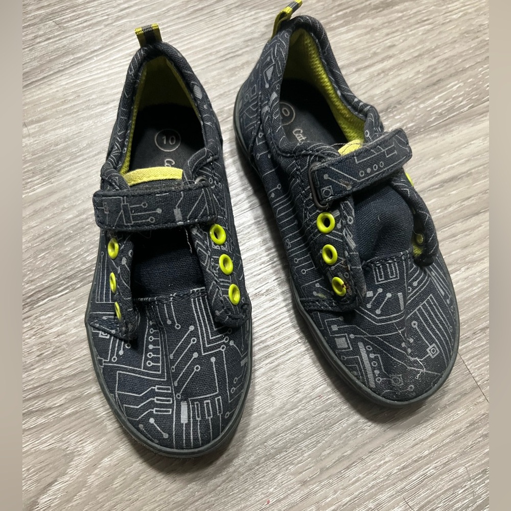 Boys size 10 shoes